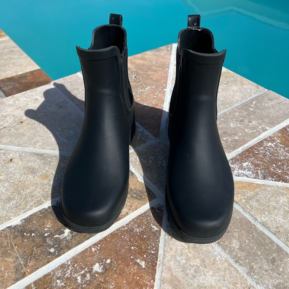 Eddie Bauer Women’s Black Winter & Rain Boots